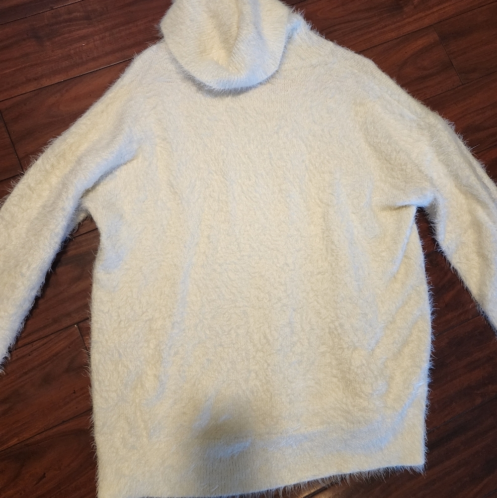 Show Me Your MuMu Soft White Turtleneck Sweater - Picture 2 of 7